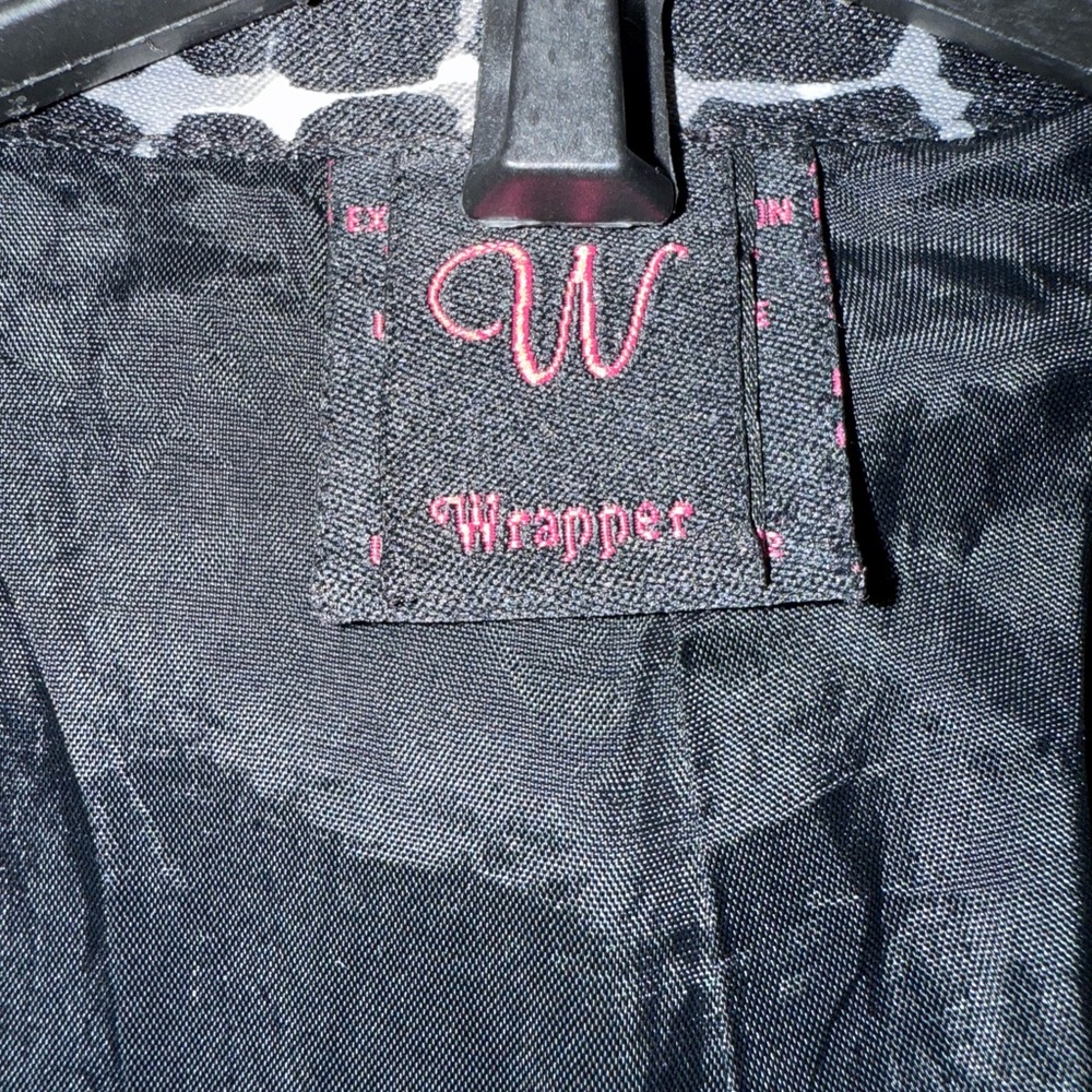 Wrapper Chic Black And White Patterned Poly Blend… - image 3